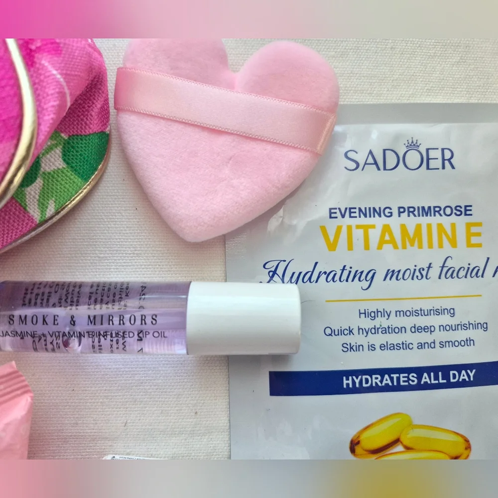 Lilly Pulitzer x Estee Lauder Cosmetic Bag - Picture 6 of 8